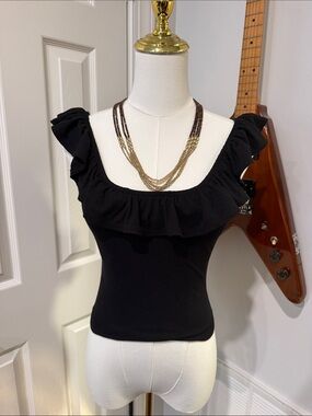 gaze Black Ruffle Scoop Crop Top